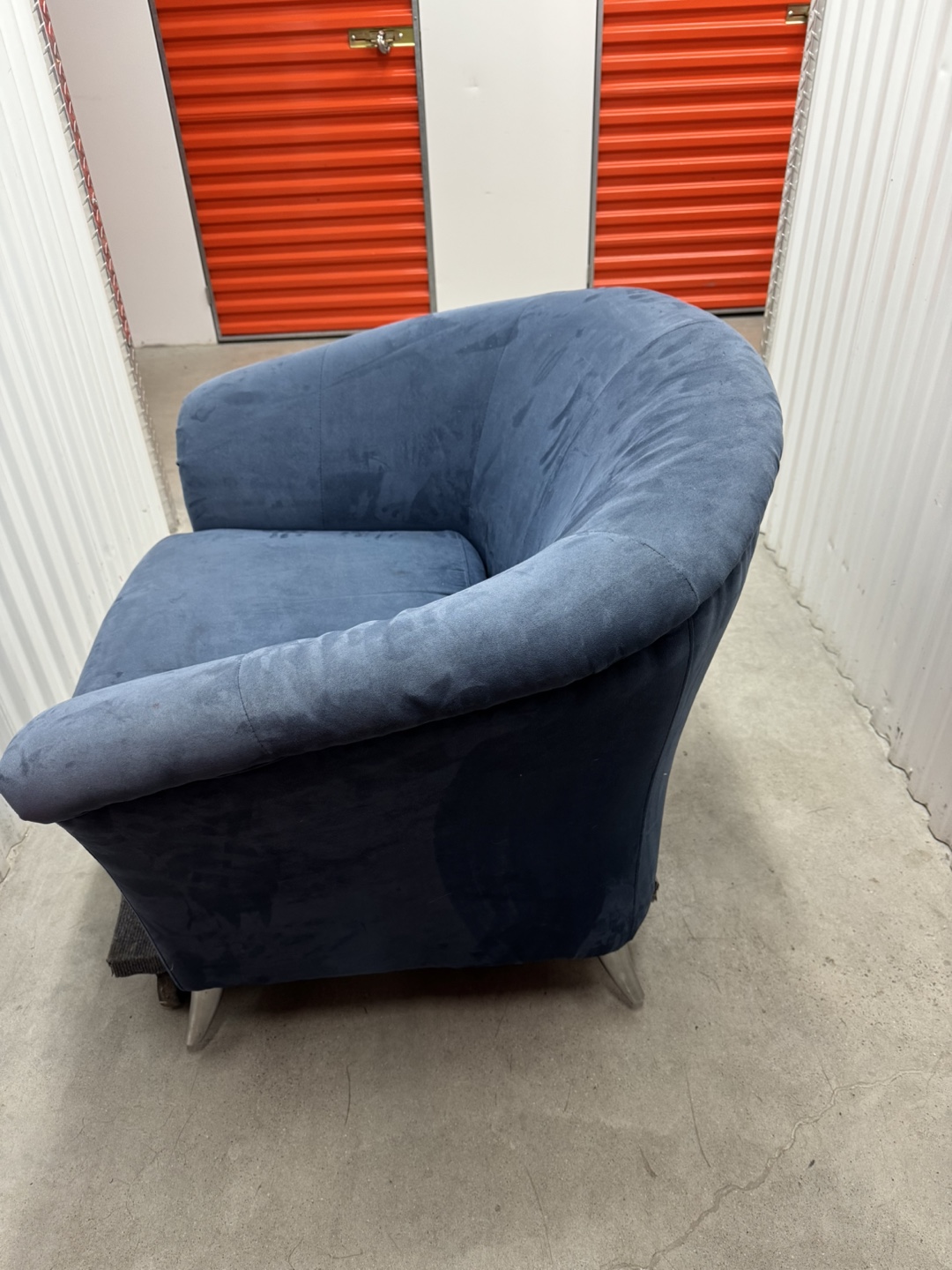 Blue Suede Accent Chair - photo 2