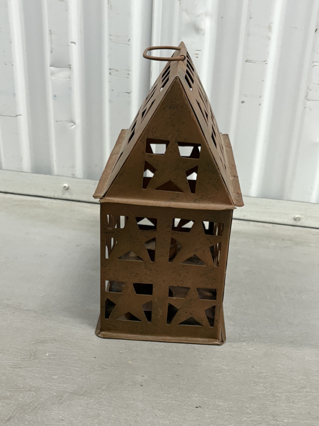 #Freecycle Rustic Metal House Candle Lantern - photo 2