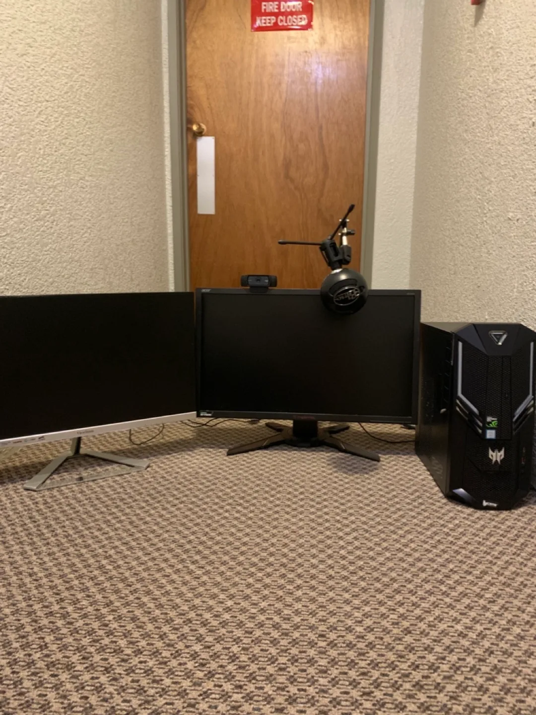 Gaming PC Setup - Tower, Monitors, Keyboard, Mouse, Mousepad thumbnail