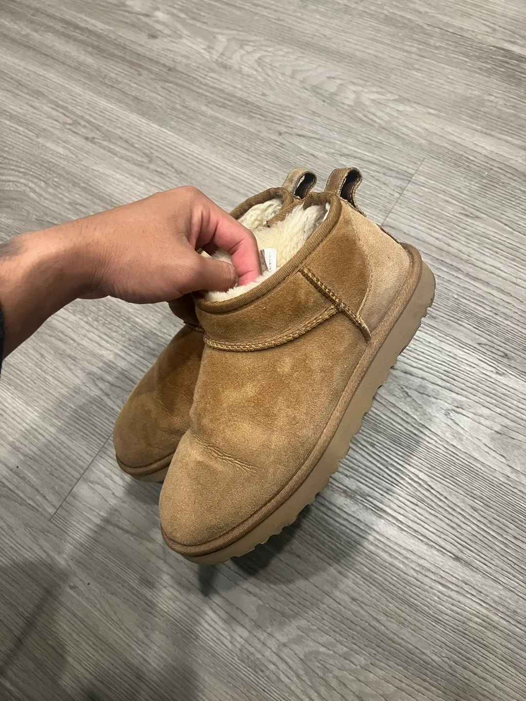 UGG Classic Mini Boots - Size 8 thumbnail