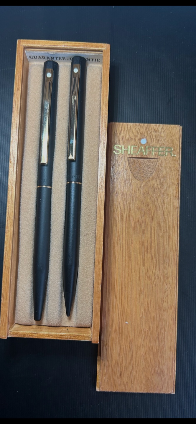 Sheaffer Pen Vintage Set in Wooden Box