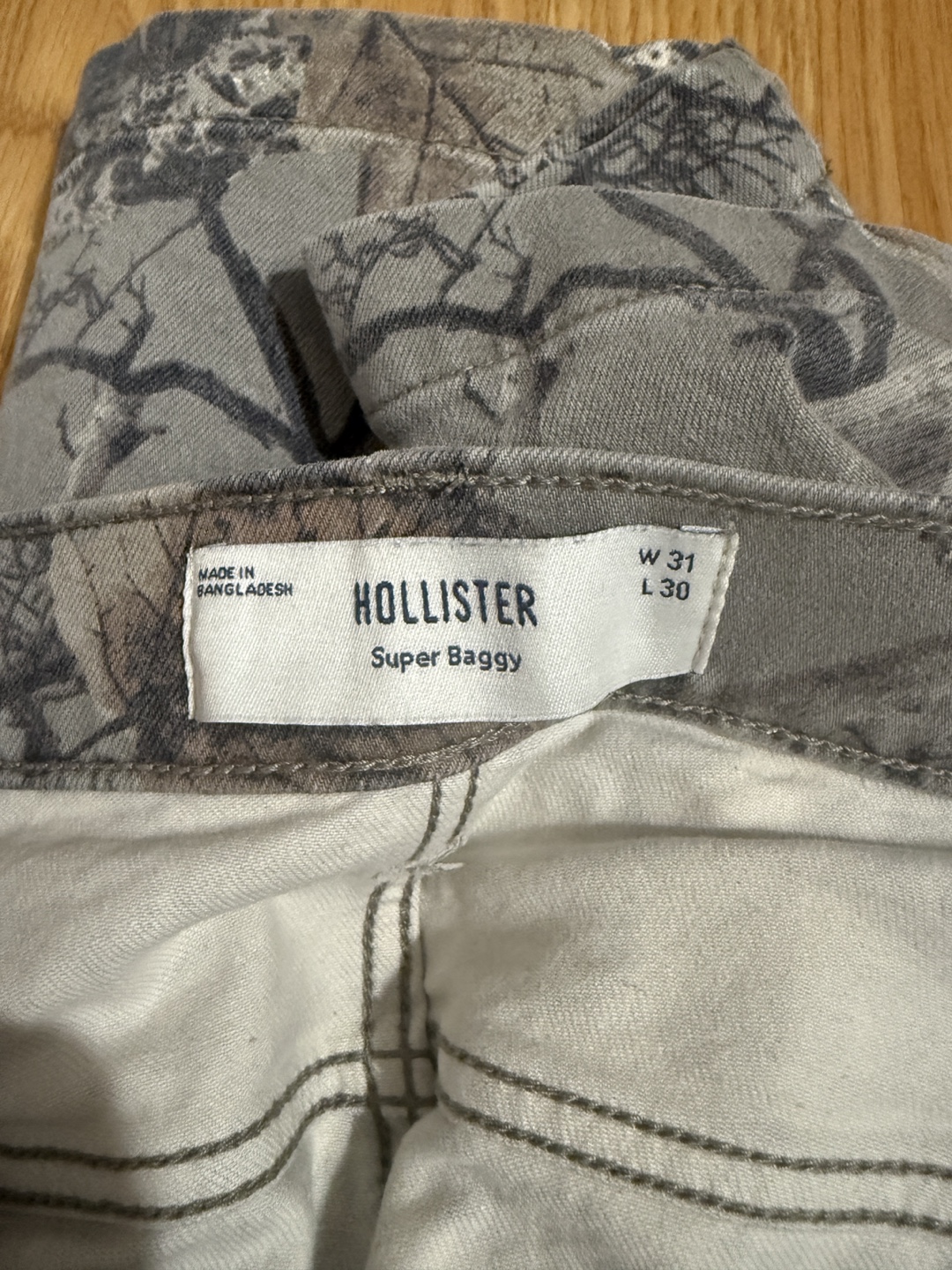Hollister Super Baggy Jeans - Size W31 L30 - Camo Print - photo 2