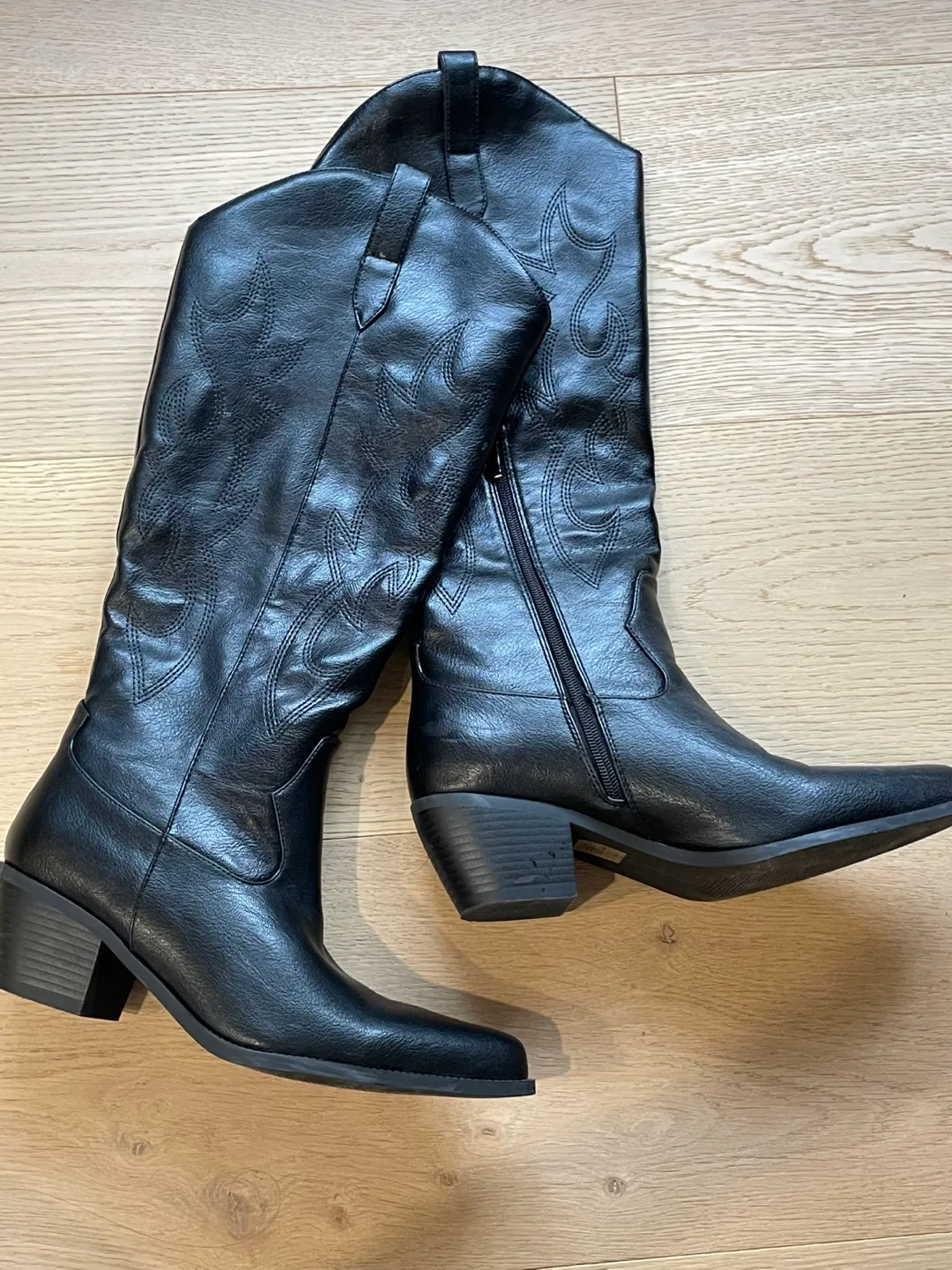 Women’s Long Length Cowboy Boots. Black. Size 9. New! image indicator(5)