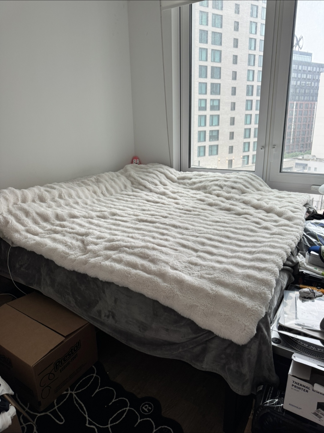 Selling Zinus King size Bed Frame + Mattress - photo 2