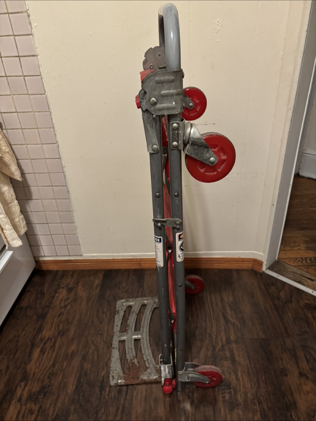 Total Trolley 4-in-1 Multi-Functional Hand Truck - photo 5