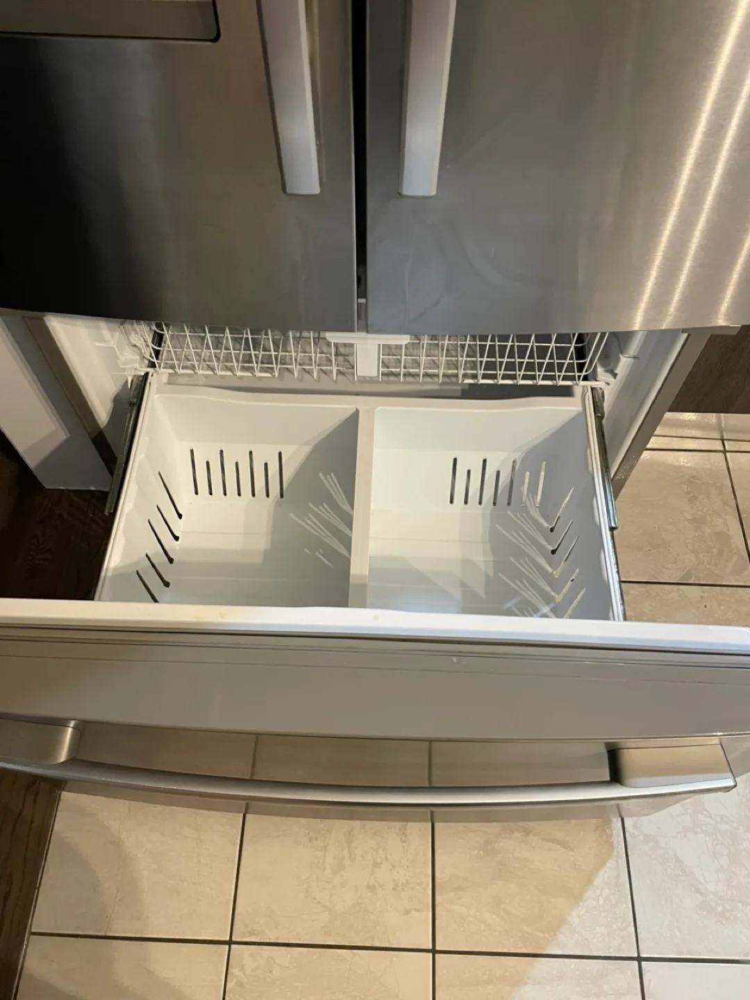 Whirlpool French Door Refrigerator - Stainless Steel image indicator(4)