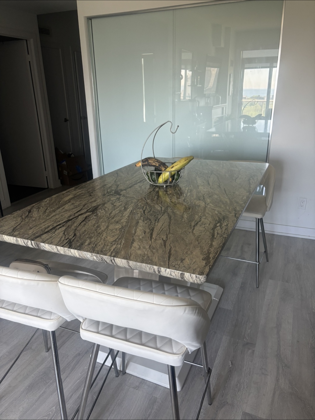 Faux Granite-top kitchen table with 6 chairs - photo 2