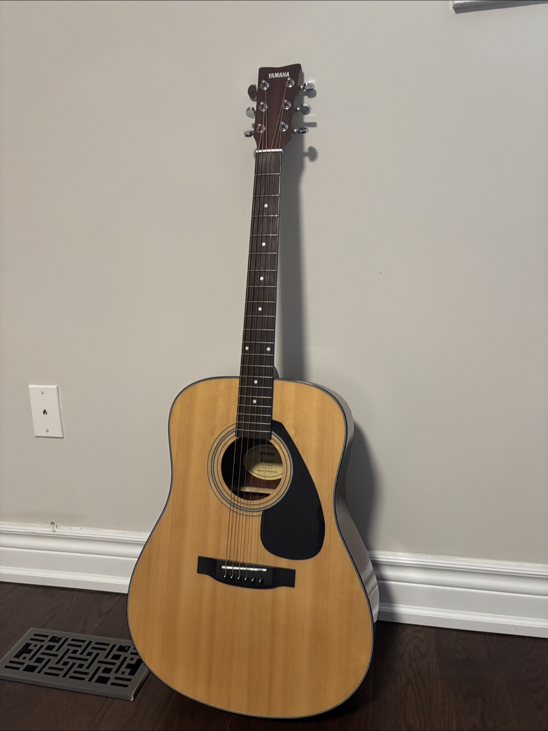 Yamaha Acoustic Guitar