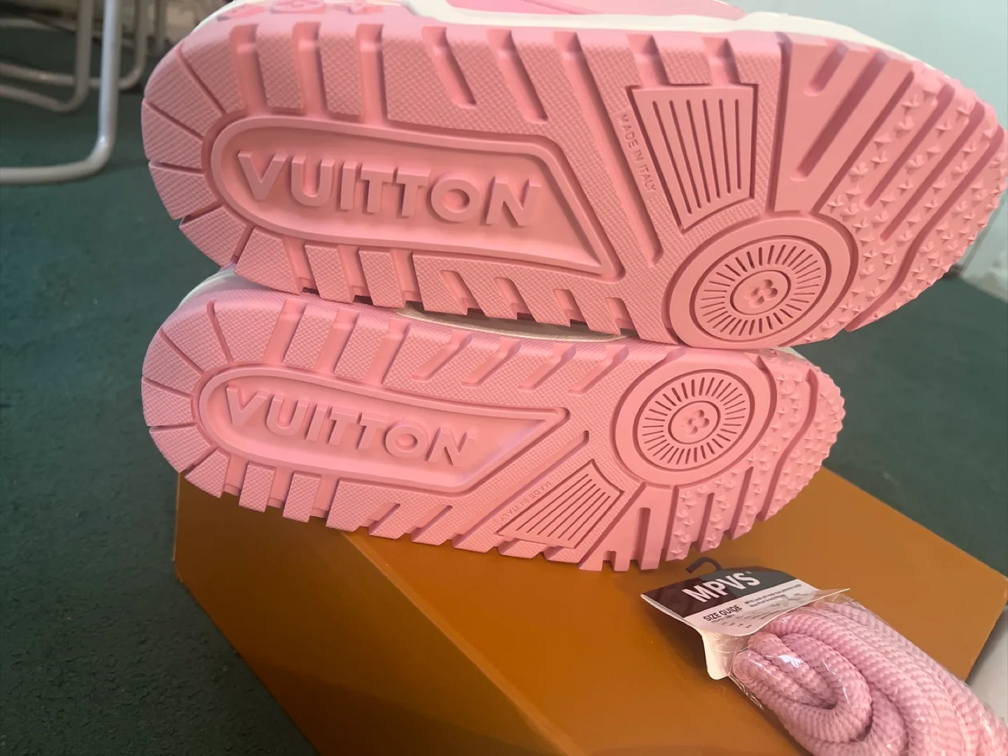 Louis Vuitton Pink Leather Sneakers image indicator(4)