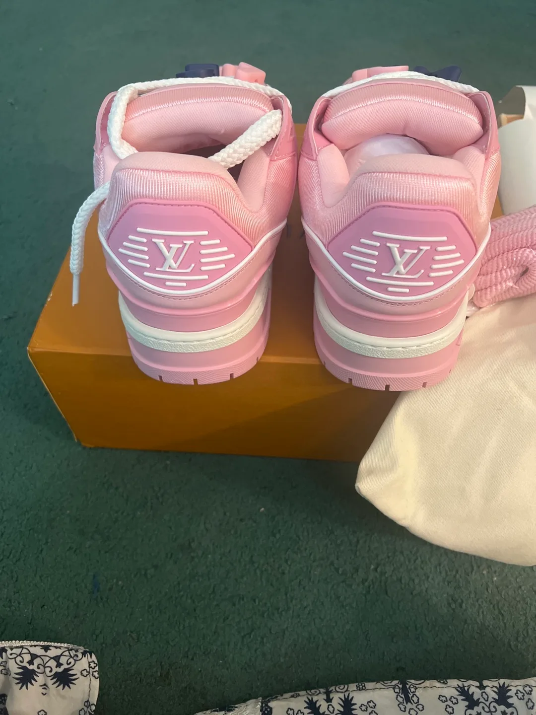 Louis Vuitton Pink Leather Sneakers image indicator(3)