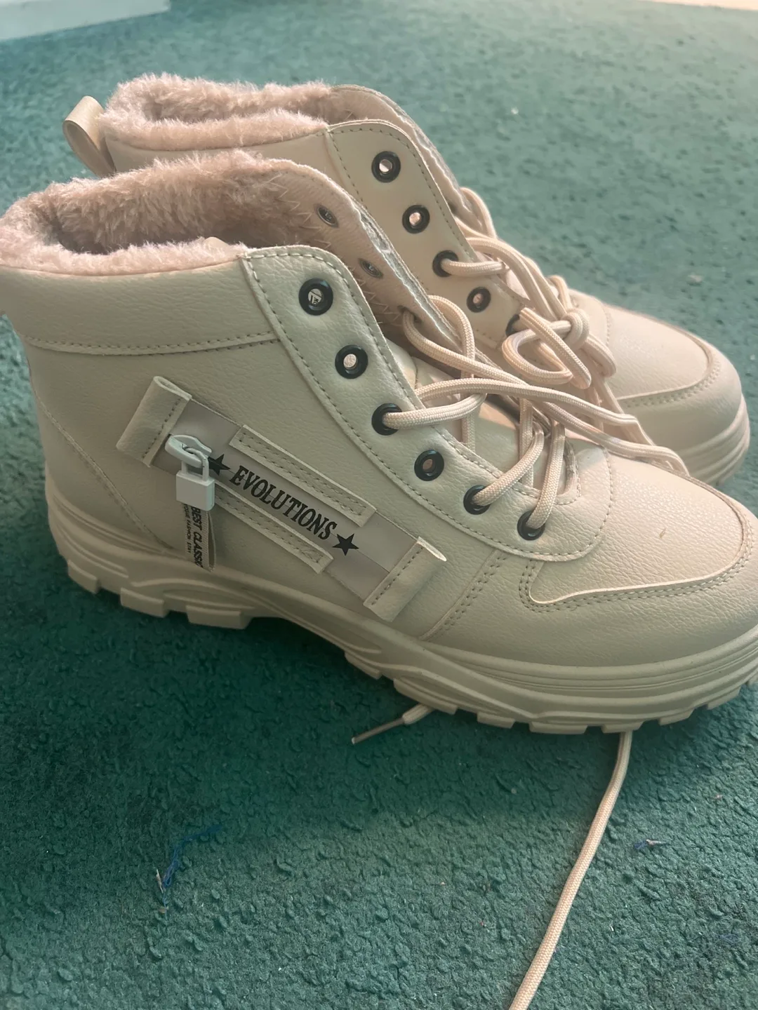 Women's Evolutions Cream-Coloured Winter Boots thumbnail