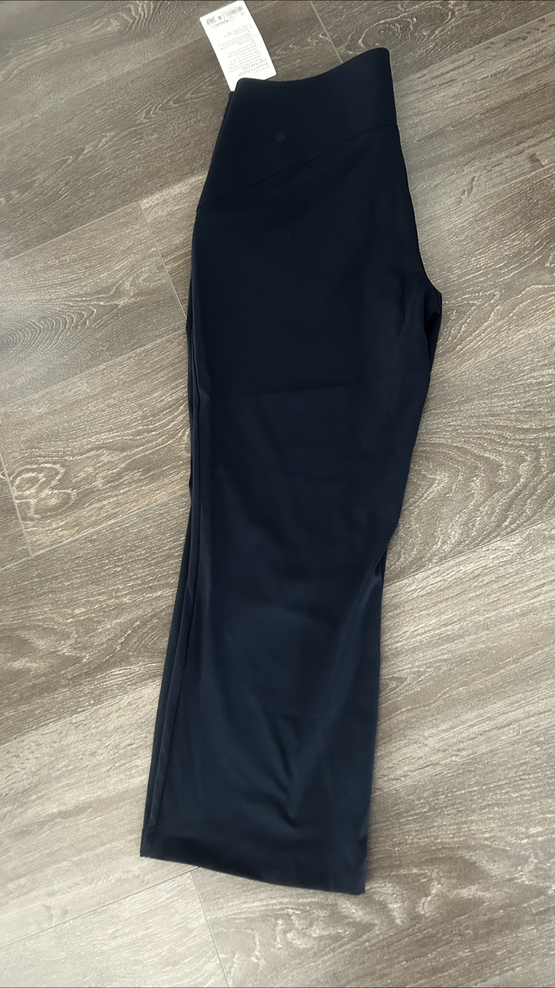 Lululemon Smooth Fit Pull-On High-Rise Crop 26”Navy blue