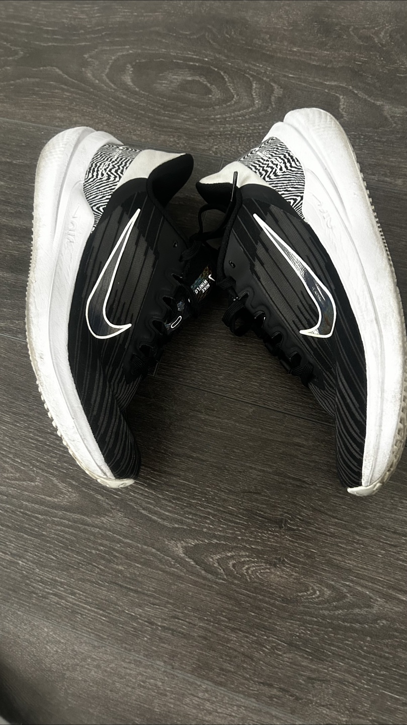 Nike women Air Winflo 9 Running Shoes 👞 size 8 - photo 3