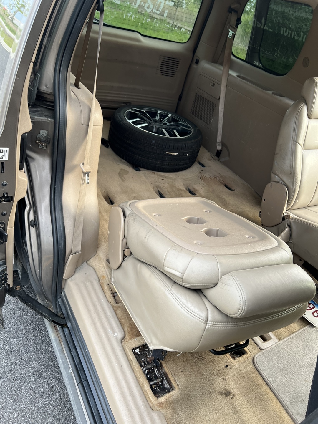 2005 Pontiac Montana SV6 Minivan - photo 4