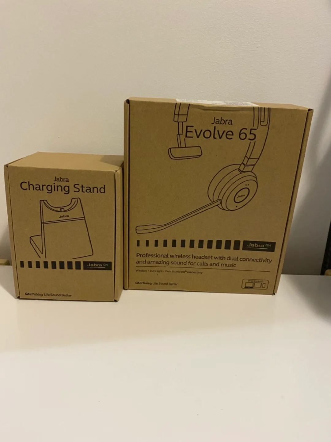 Jabra Evolve2 65 Wireless Headset with Charging Stand thumbnail