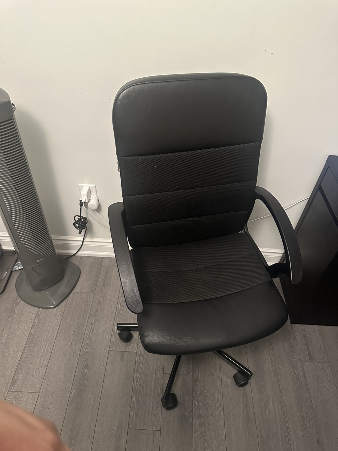 IKEA MICKE Desk & Chair - photo 4