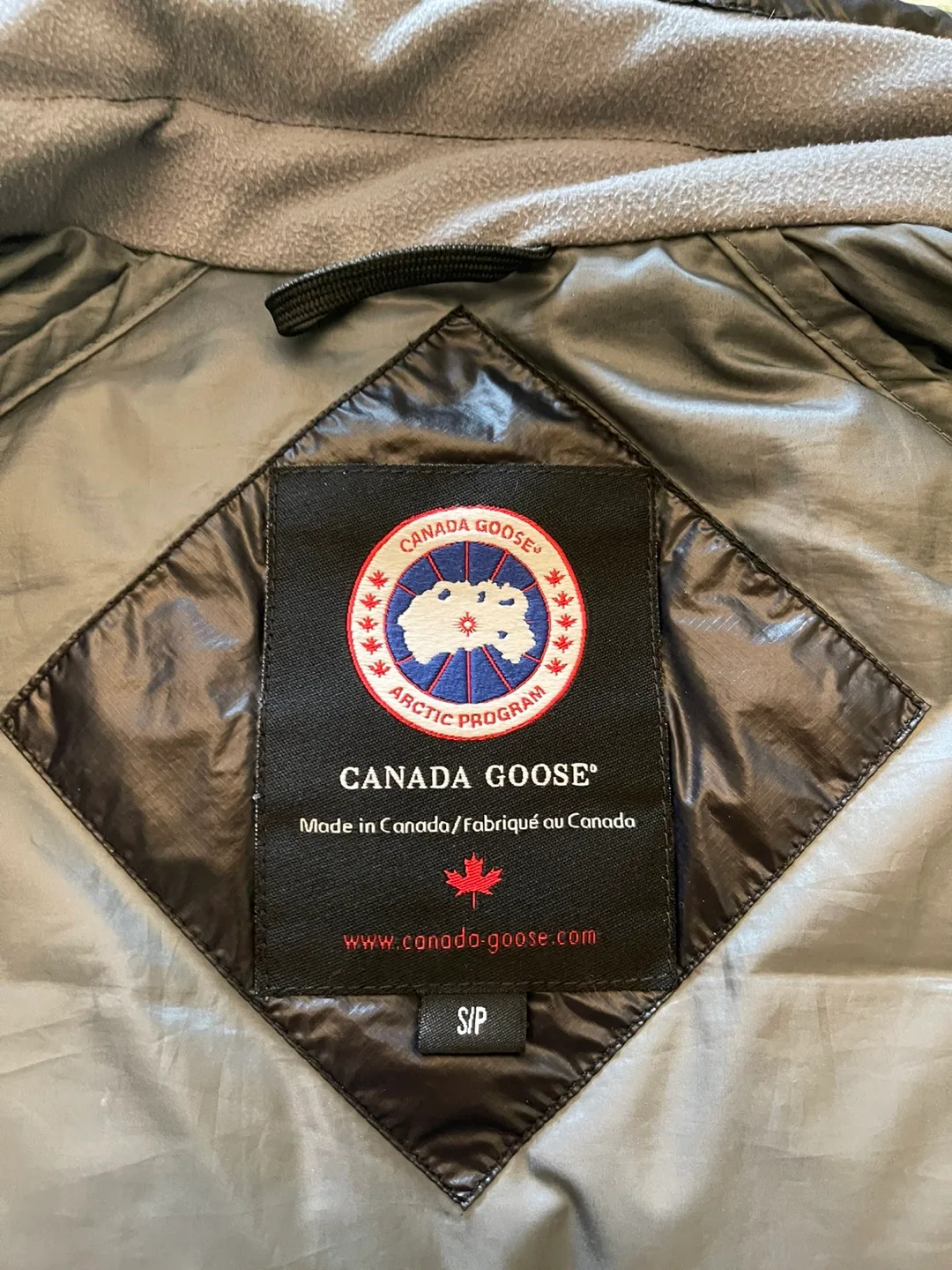 Canada Goose Men’s Hybridge Lite Jacket In Black - Small, #5089M image indicator(3)