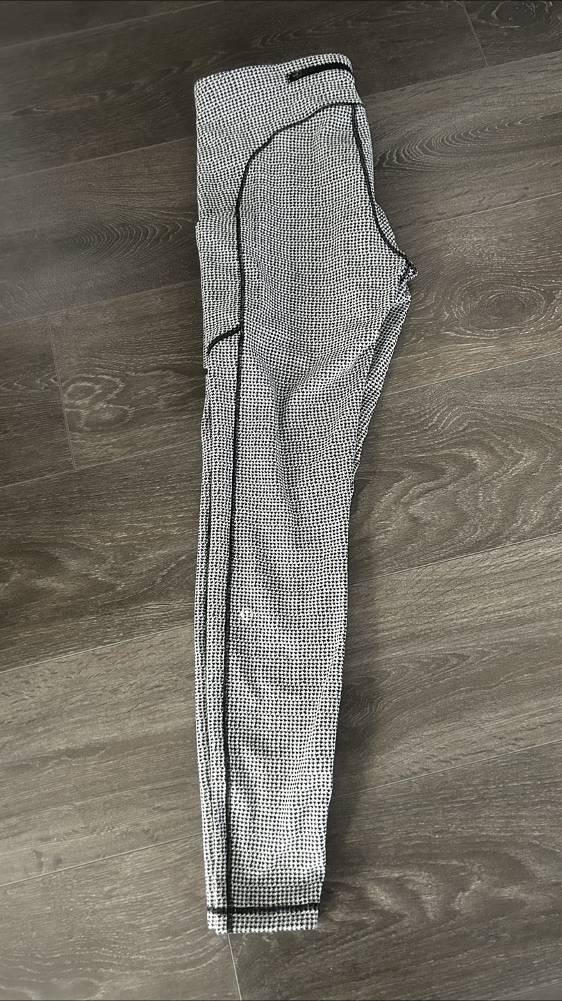 Lululemon Black and White Leggings - photo 2