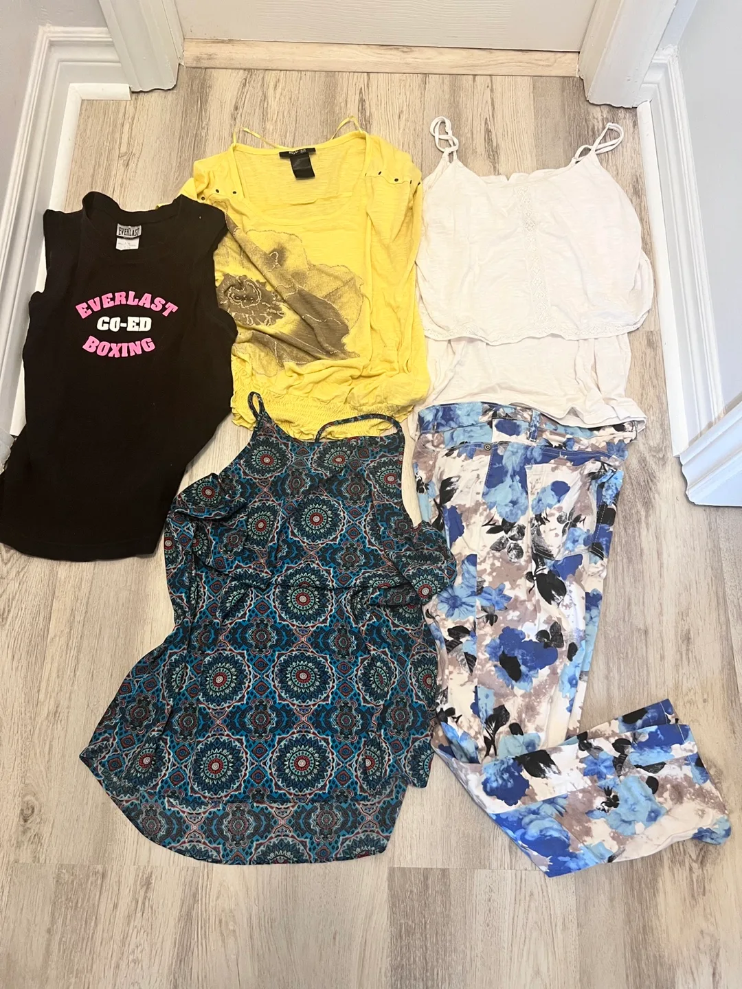 Women's clothing bundle: tops and pants thumbnail