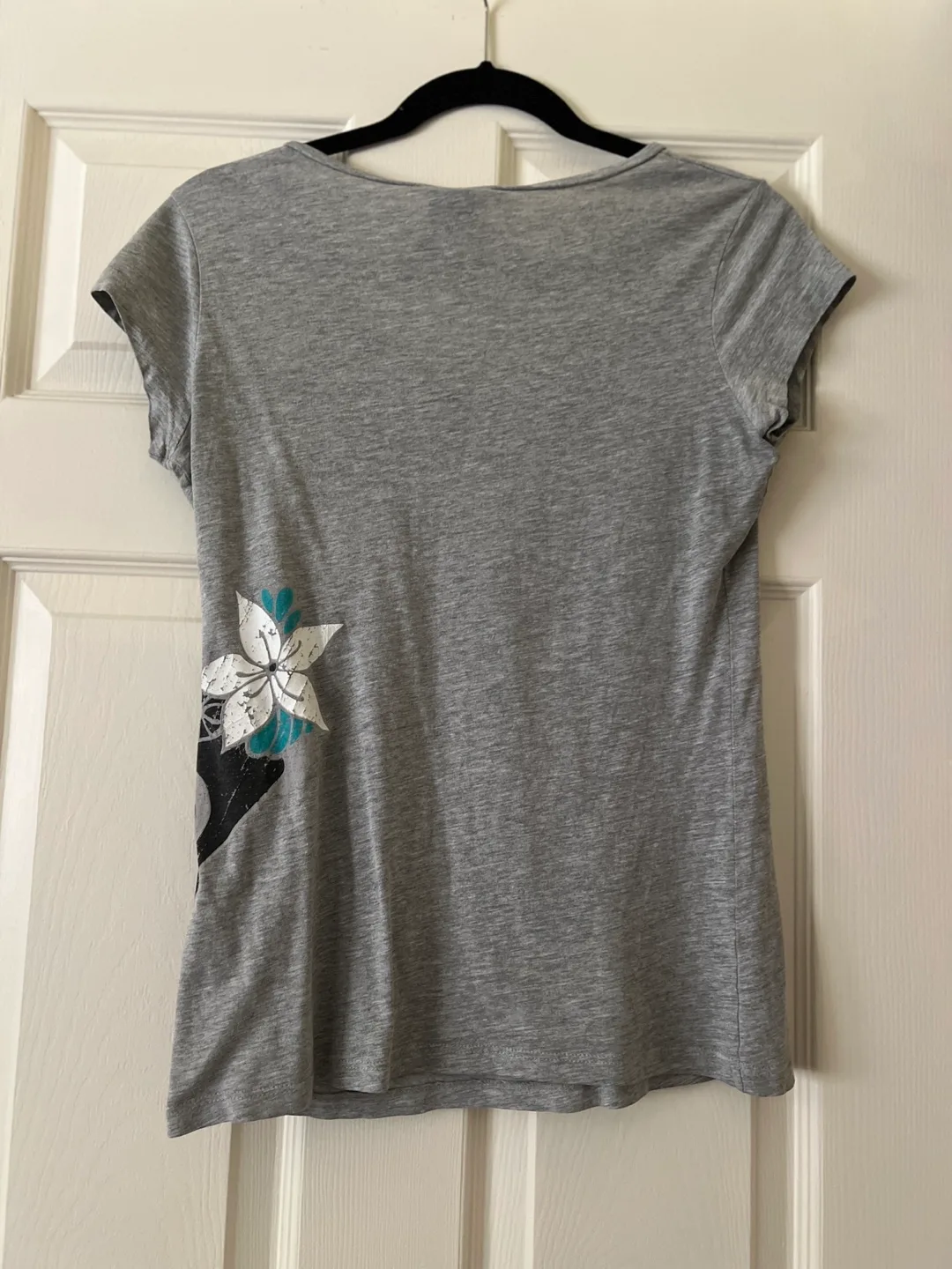 ROXY Paradise Grey V-Neck T-Shirt Medium image indicator(6)