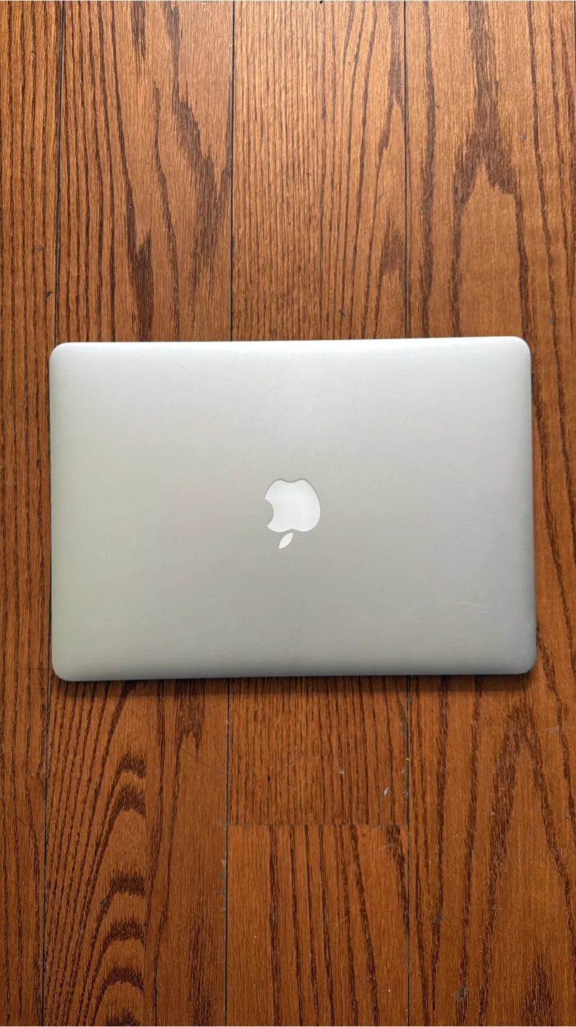 MacBook Air 13” 2017/4GB RAM/128GB SSDFully Functional image indicator(4)