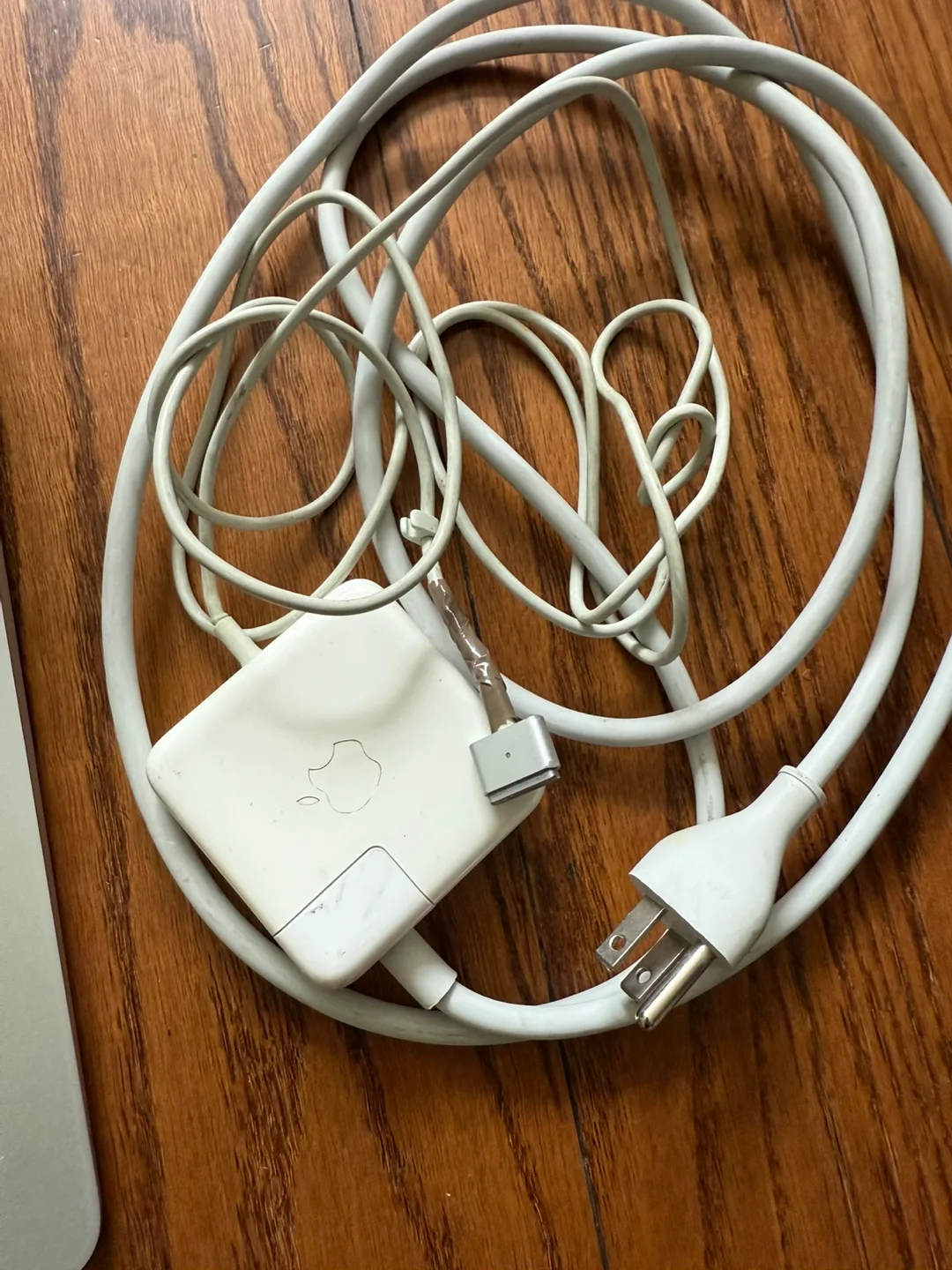 MacBook Air 13” 2017/4GB RAM/128GB SSDFully Functional image indicator(9)