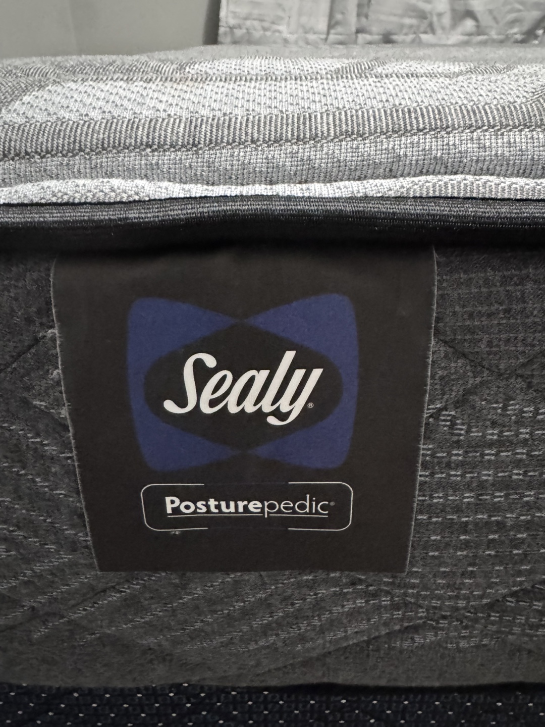 Sealy Posturepedic double Mattress and Boxspring Set - photo 3