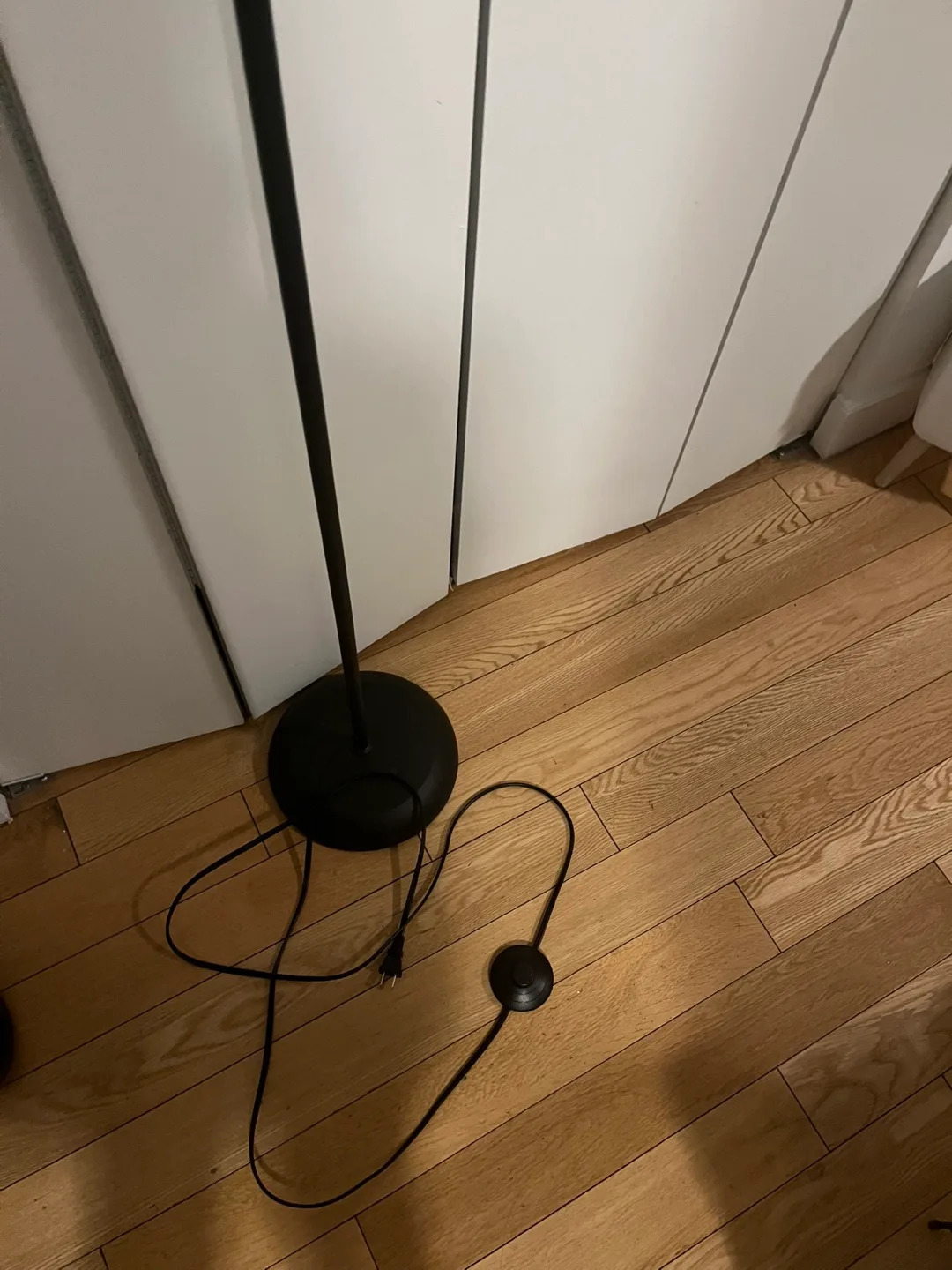 Black Arc Floor Lamp with Foot Pedal image indicator(3)