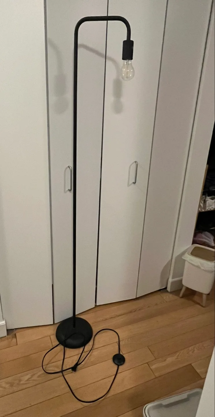 Black Arc Floor Lamp with Foot Pedal image indicator(2)