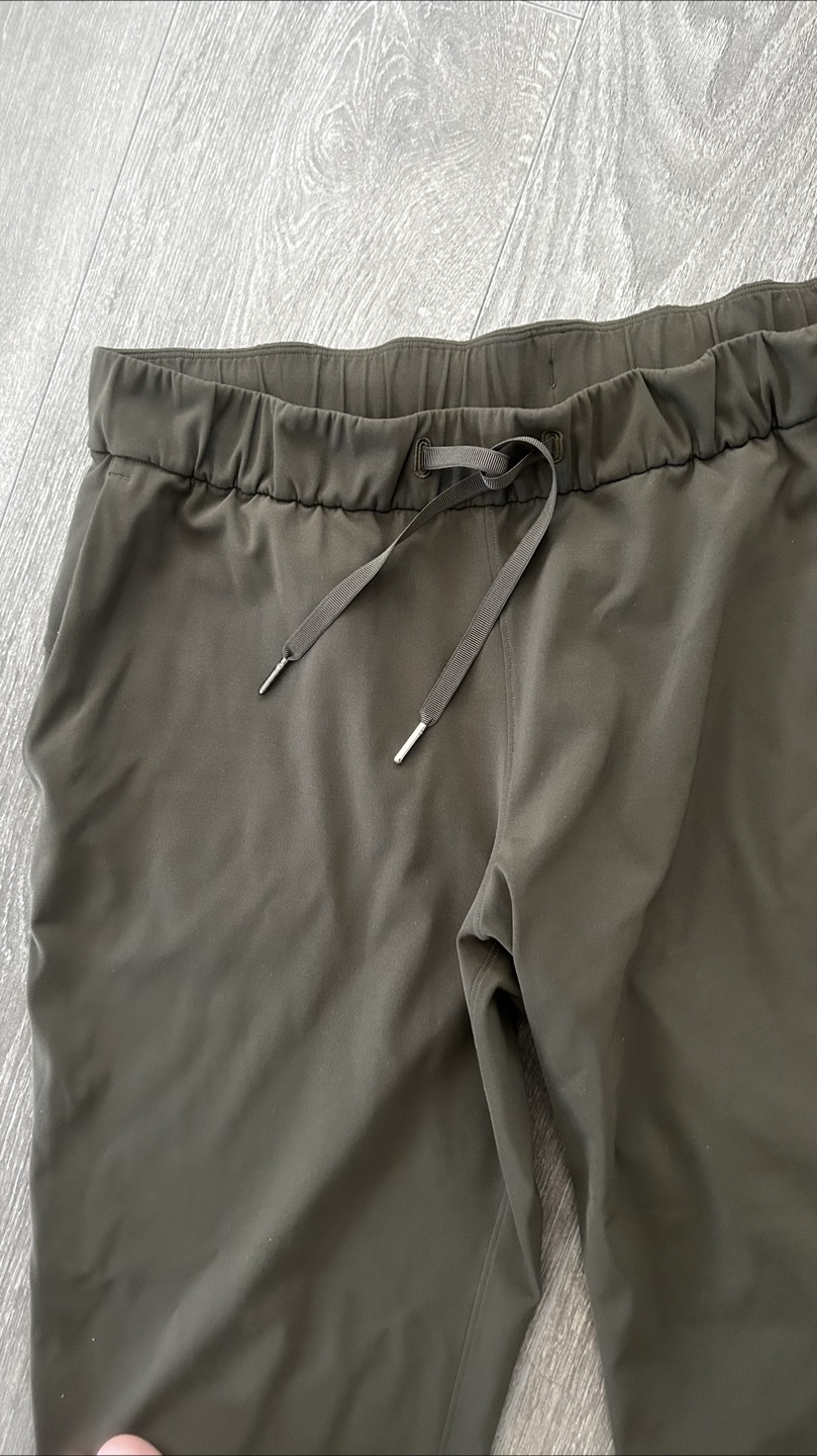 Lululemon HR Crop Pants - Dark Olive - photo 4