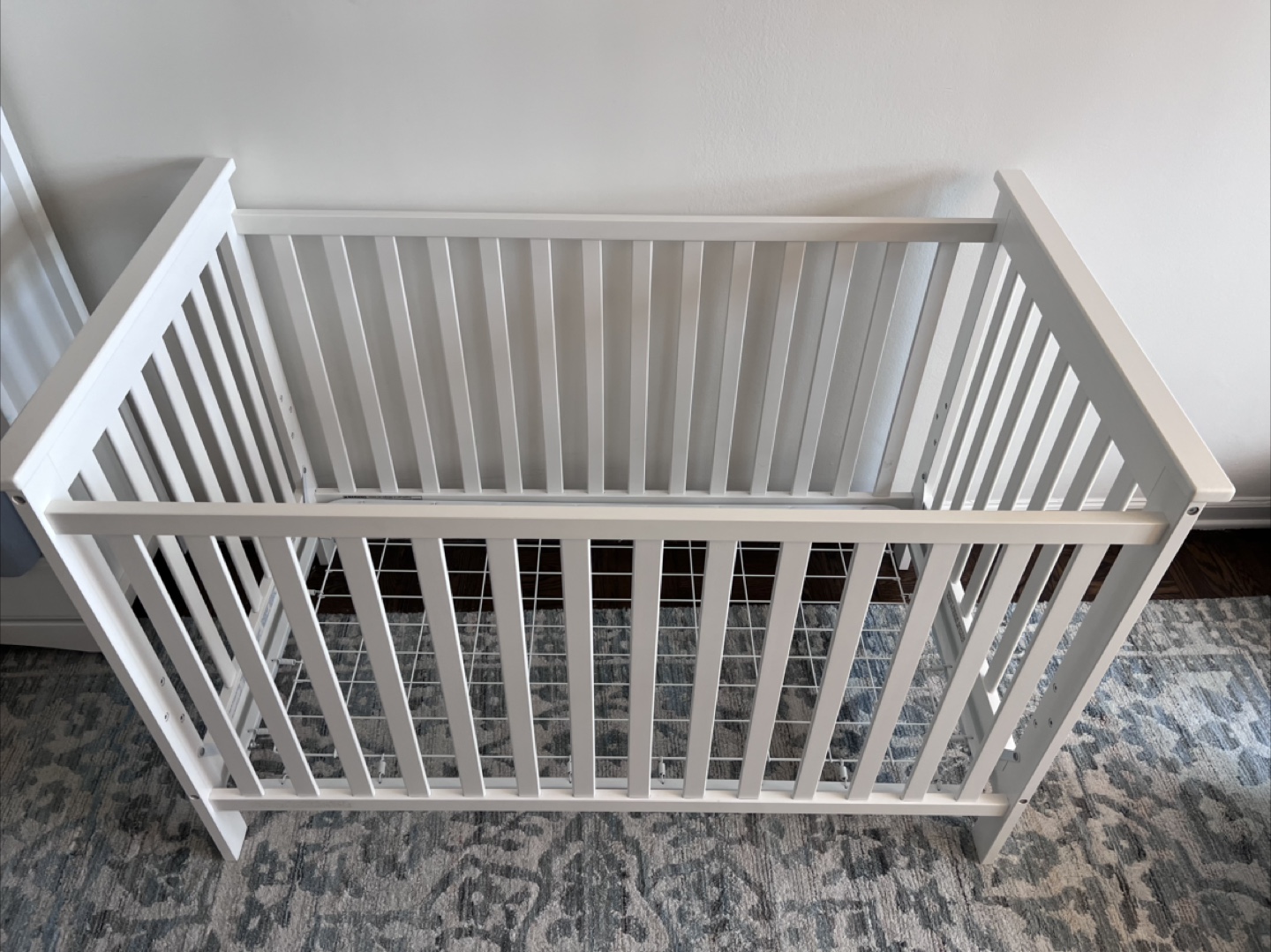 White Baby Crib - photo 2