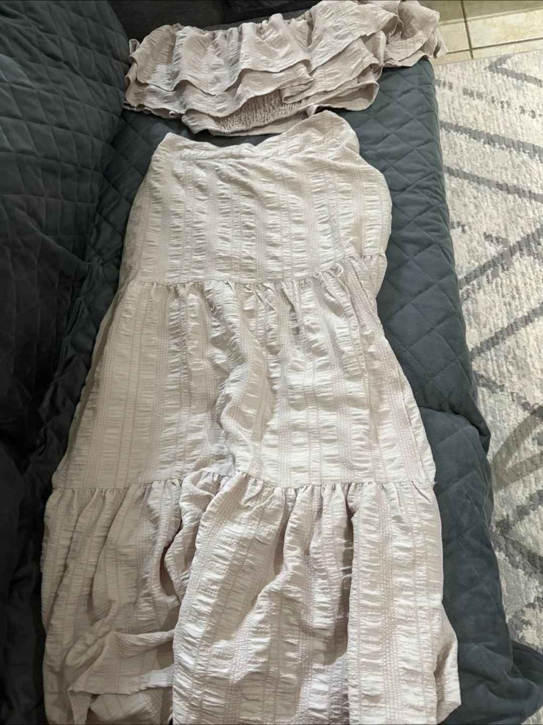 Forever 21 Two-Piece Off-the-Shoulder Maxi Dress Set image indicator(2)