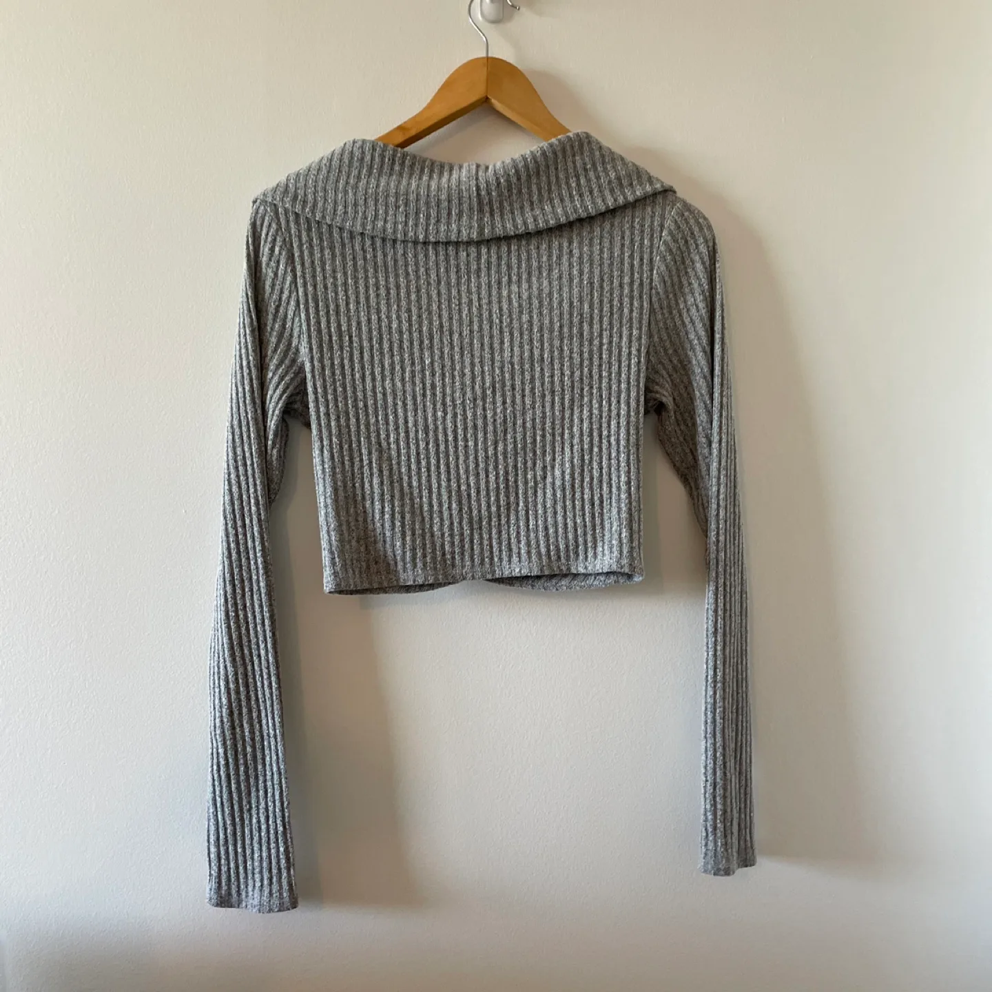 Willed Free Grey Ribbed Crop Top Size L image indicator(4)