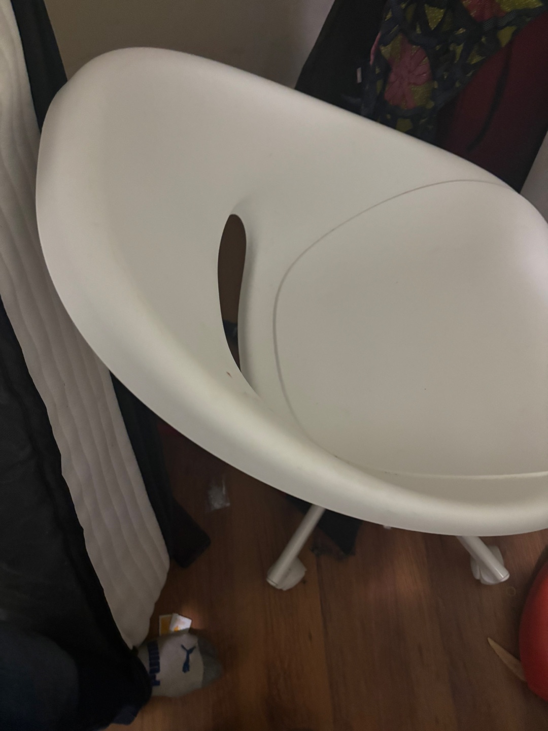 IKEA White Plastic Swivel Chair - photo 3