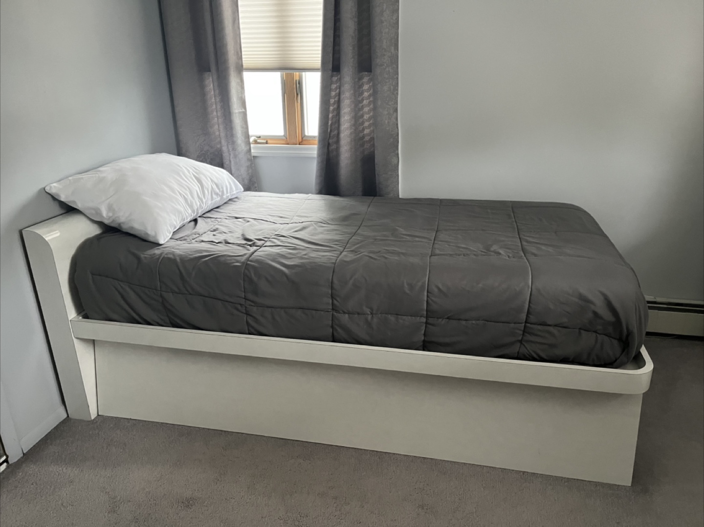 White Bedroom Set with Trundle Bed