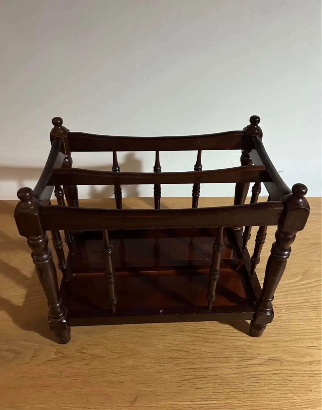 Hudsons Bay Wooden Magazine/Newspaper At Home Holder image indicator(2)