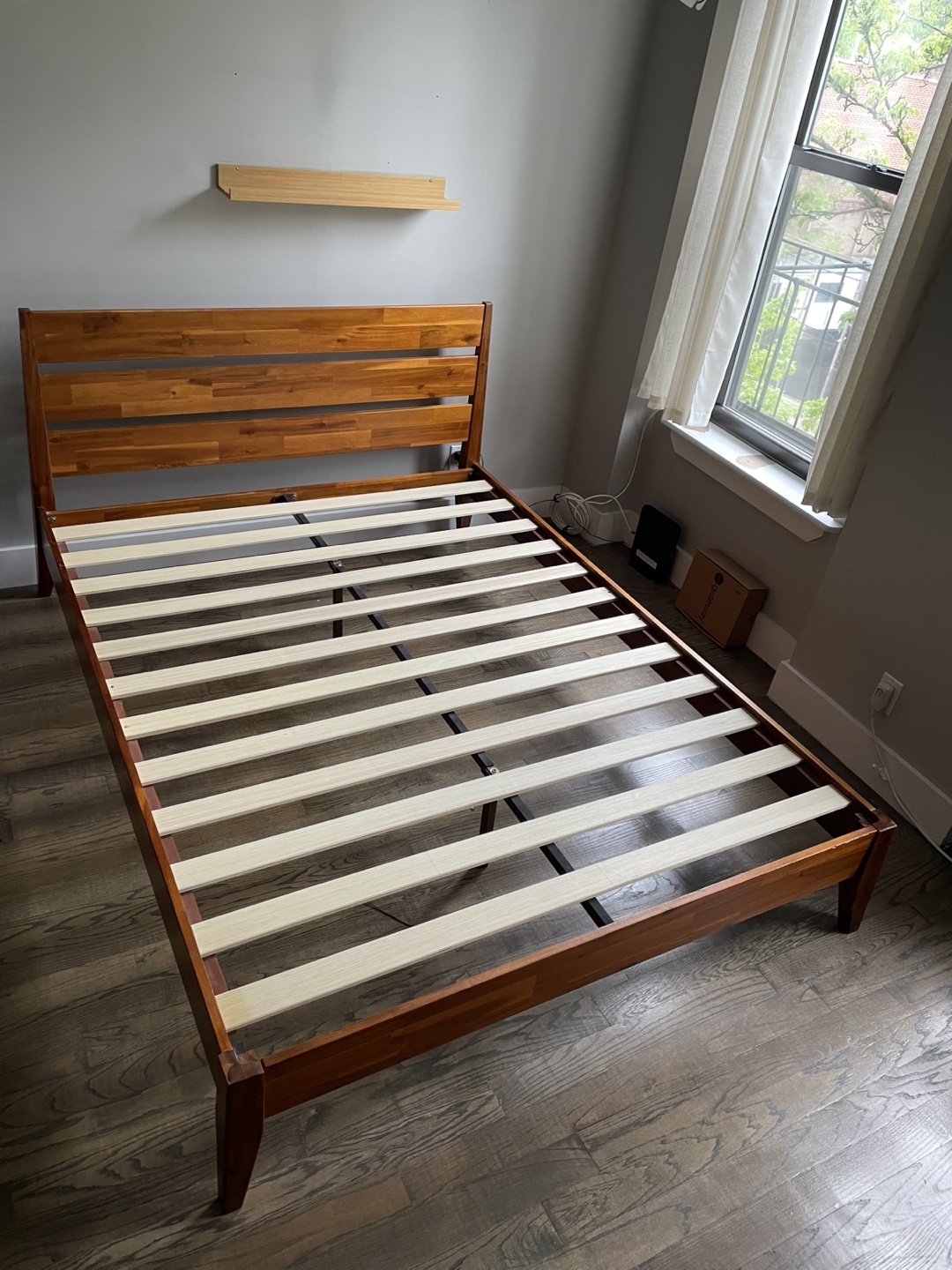 Queen Size Wooden Bed Frame - Pick up today! 05/31 - photo 2