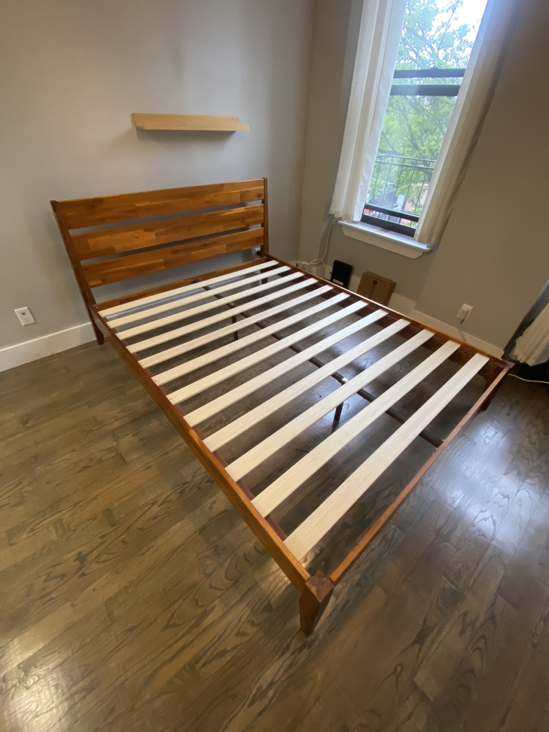 Queen Size Wooden Bed Frame - Pick up today! 05/31 - photo 4