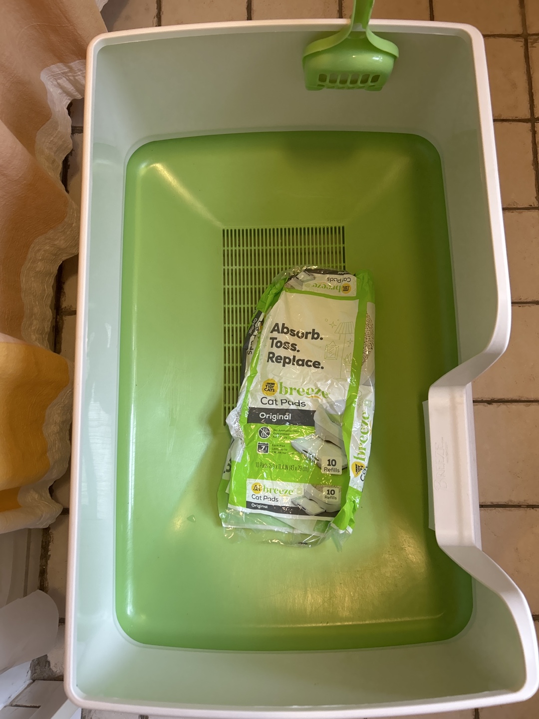 Covered Cat Litter Box with Scoop - photo 2
