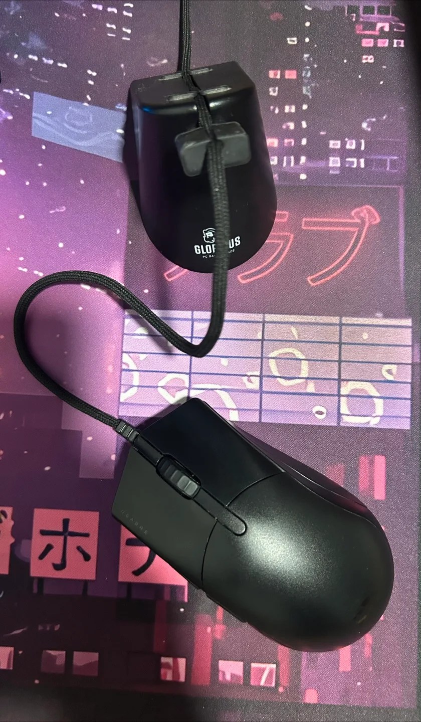 Corsair Sabre Pro Champion Series Gaming Mouse + Mouse Bungee thumbnail