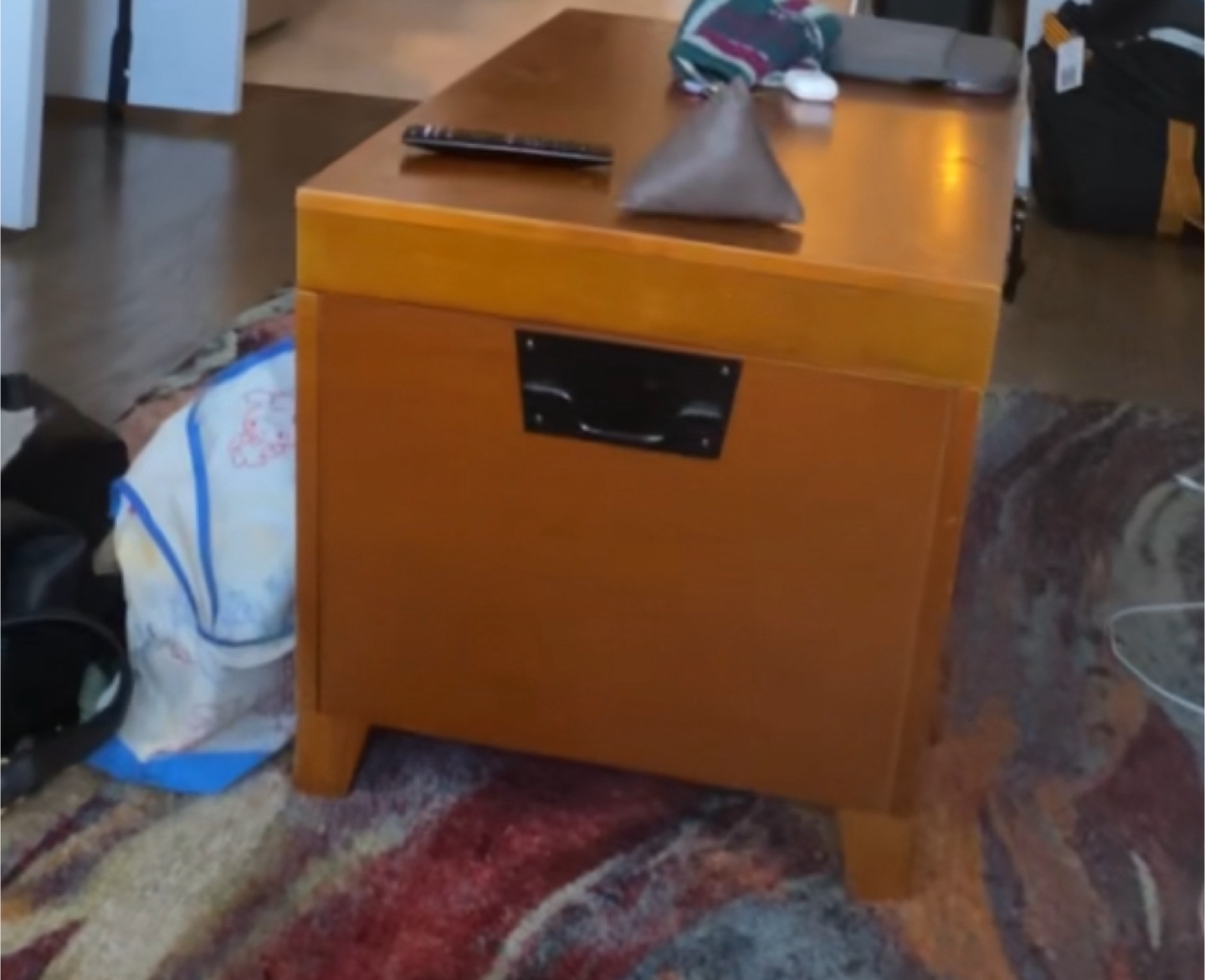 Wooden Coffee Table Storage Trunk #Freecycle - photo 2