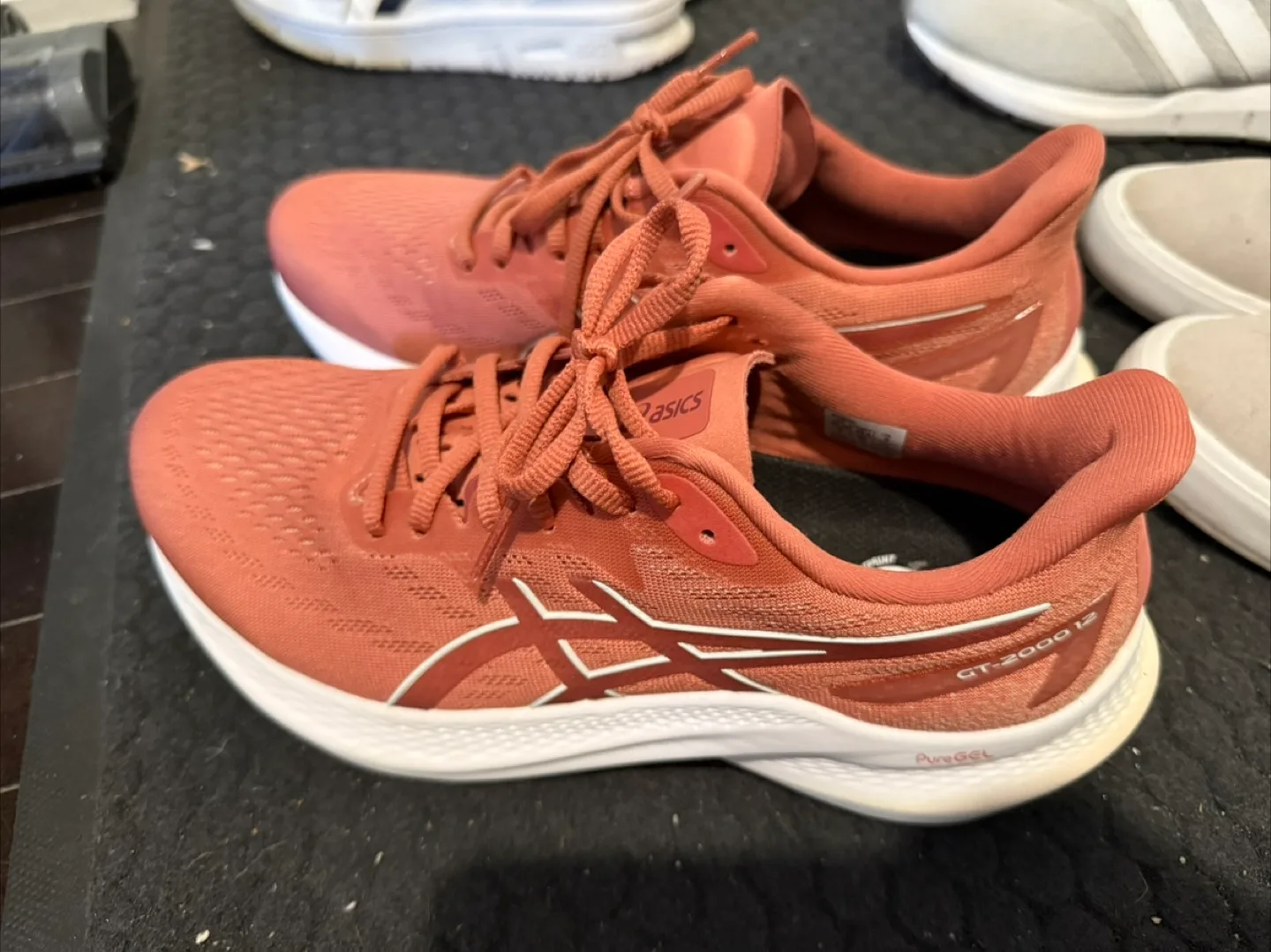 ASICS GT-2000 12 women Running Shoes size 9