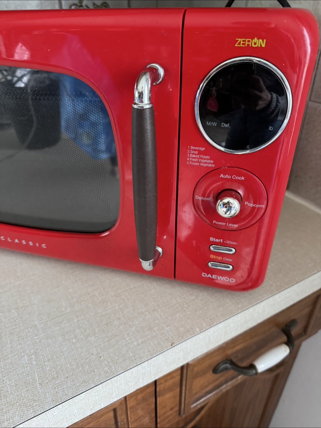 Daewoo Retro Red Microwave - The Classic - photo 2