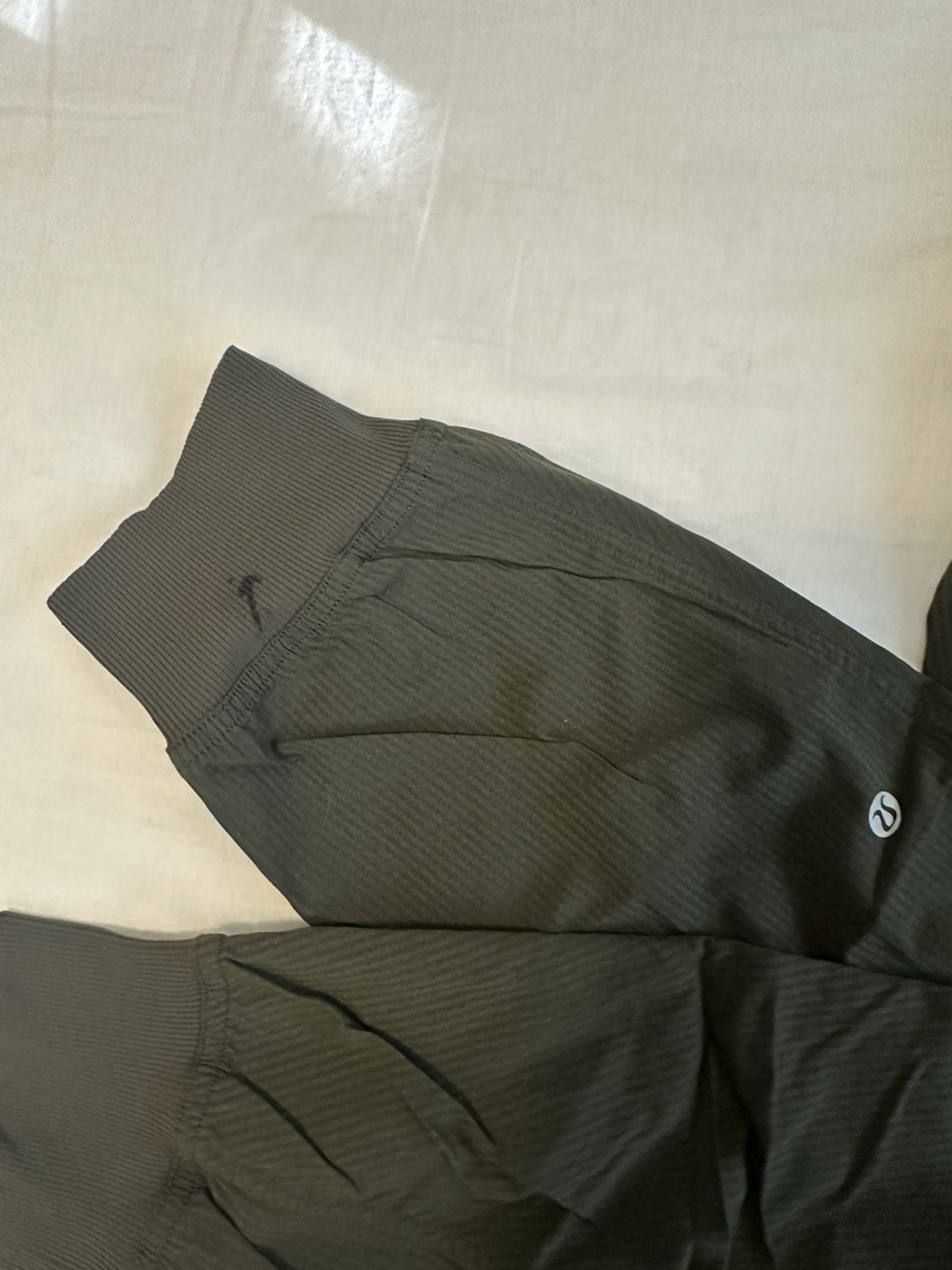 Lululemon Dance Studio pants - Size 6 - Dark Olive - photo 2