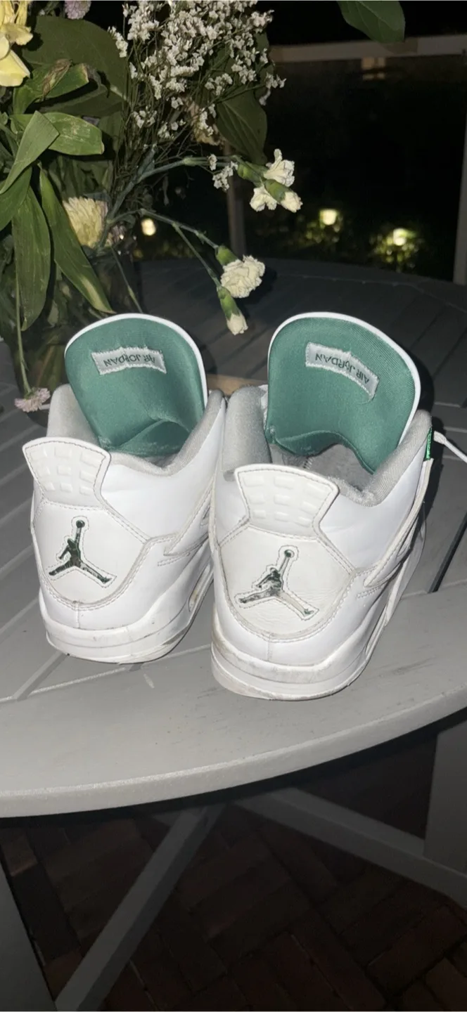 Air Jordan 4 Retro SE 'Green metallics’ image indicator(2)