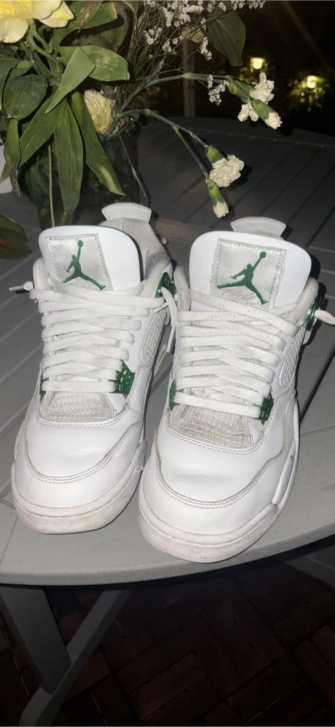 Air Jordan 4 Retro SE 'Green metallics’ image indicator(3)