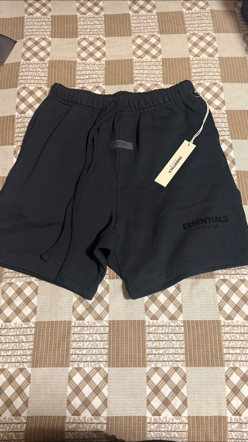 Essentials Fear of God Black Shorts thumbnail