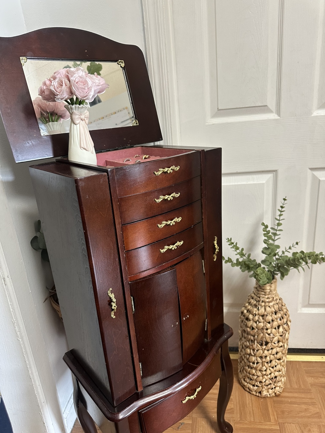 Vintage jewelry cabinet with mirror! - photo 3