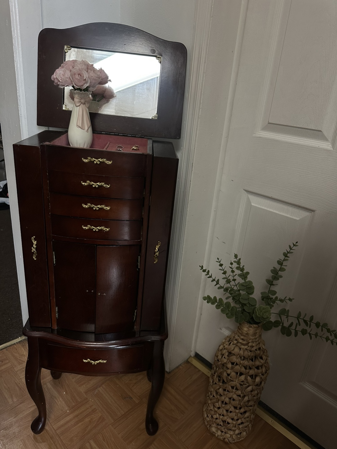 Vintage jewelry cabinet with mirror! - photo 4