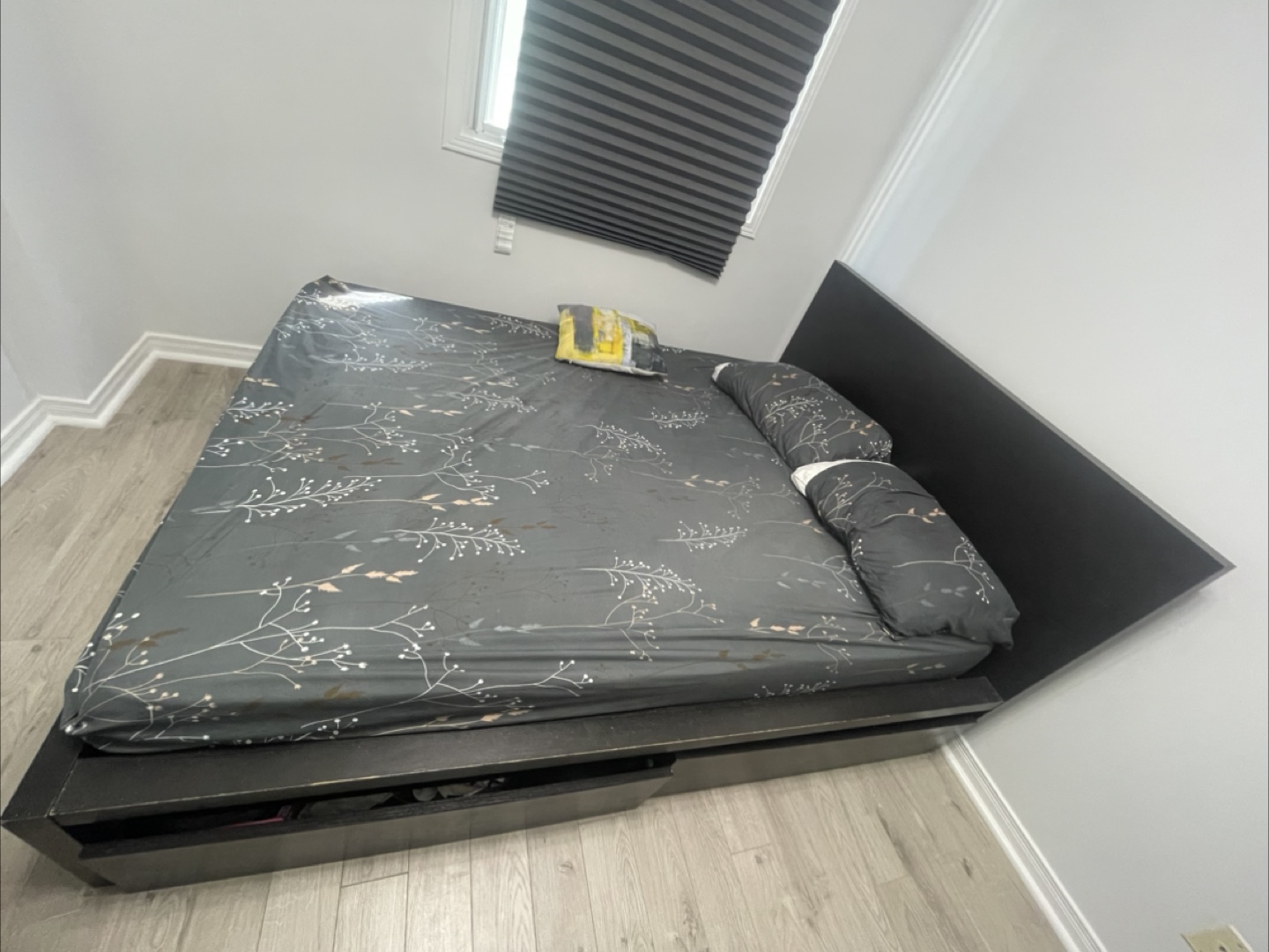 Queen Size Platform Bed Frame with Storage